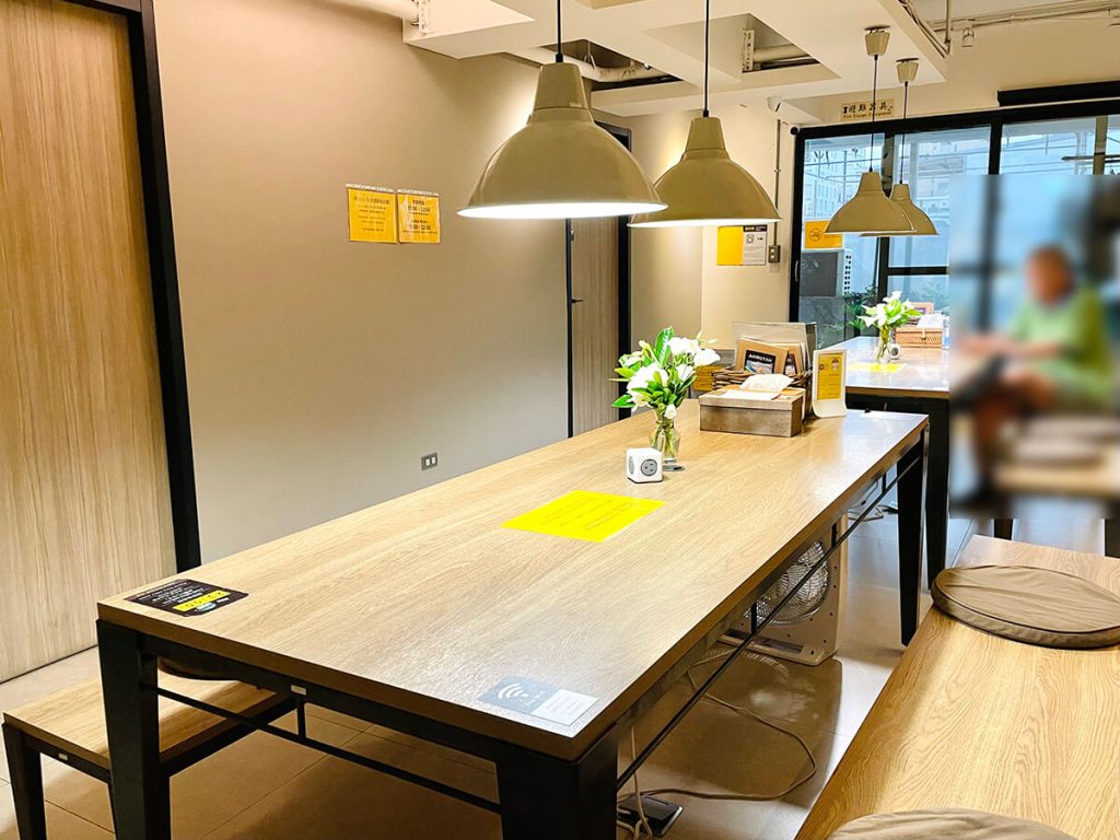 鴨家青年旅館 公共空間 用餐區